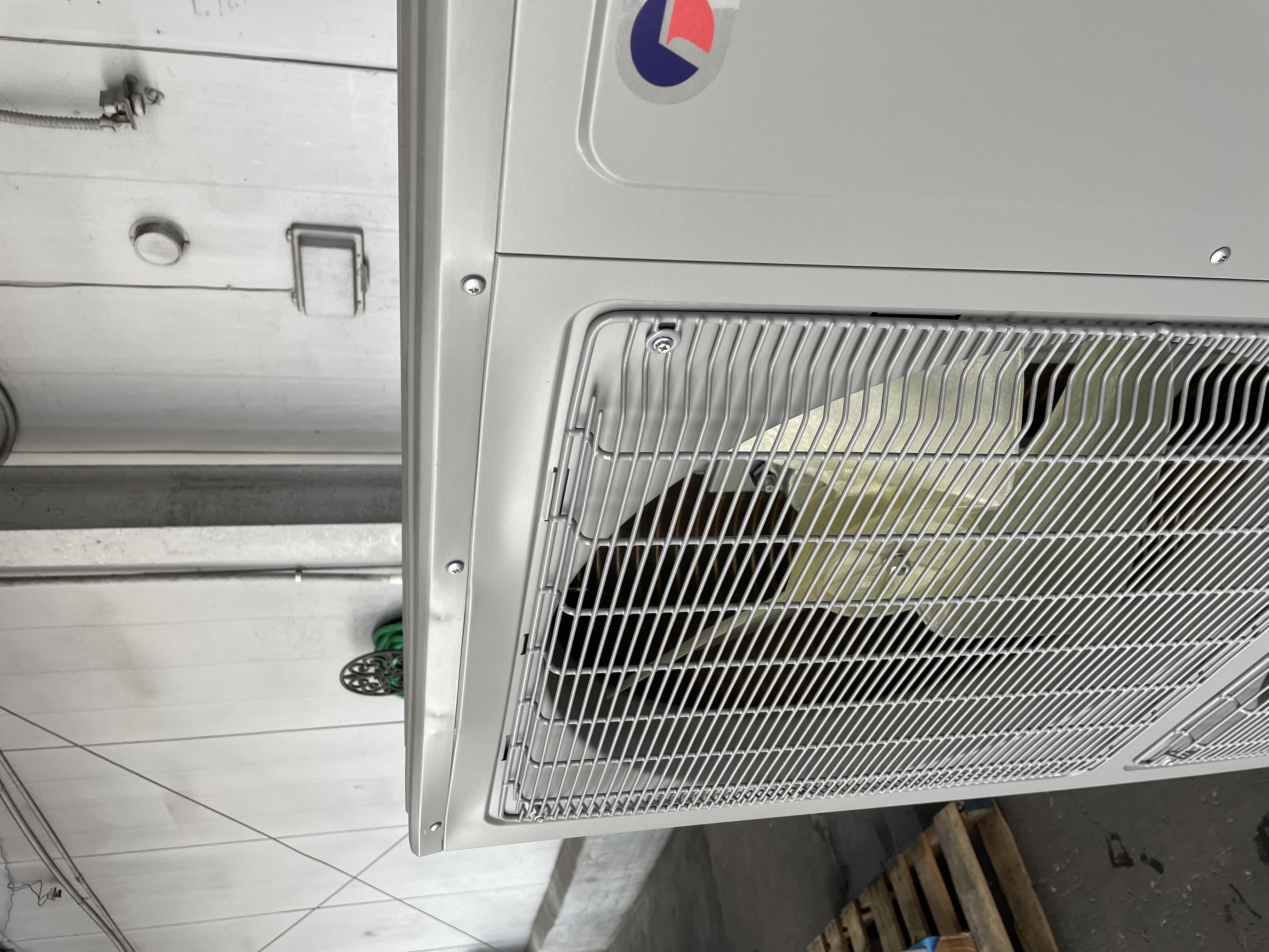 4 Ton Gree Flexx 18 SEER, 17 SEER2 Inverter Heat Pump System FLEXX60HP230V1AO (8201), FLEXX48HP230V1BH (F)